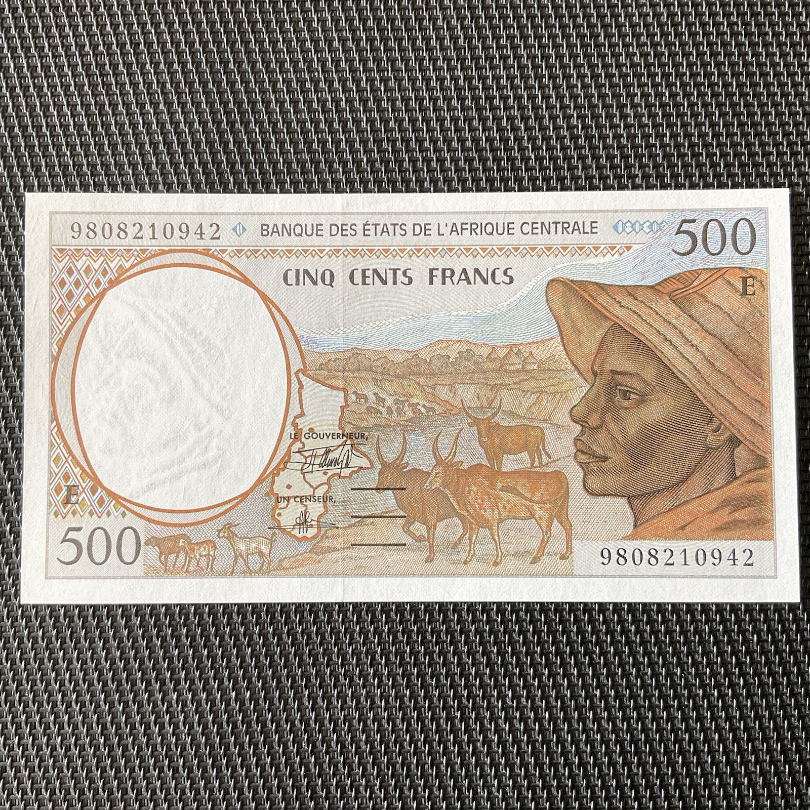 CAMEROUN: 500 Francs 1998, BEAC, Pick 201Ee, NEUF/UNC 🌐