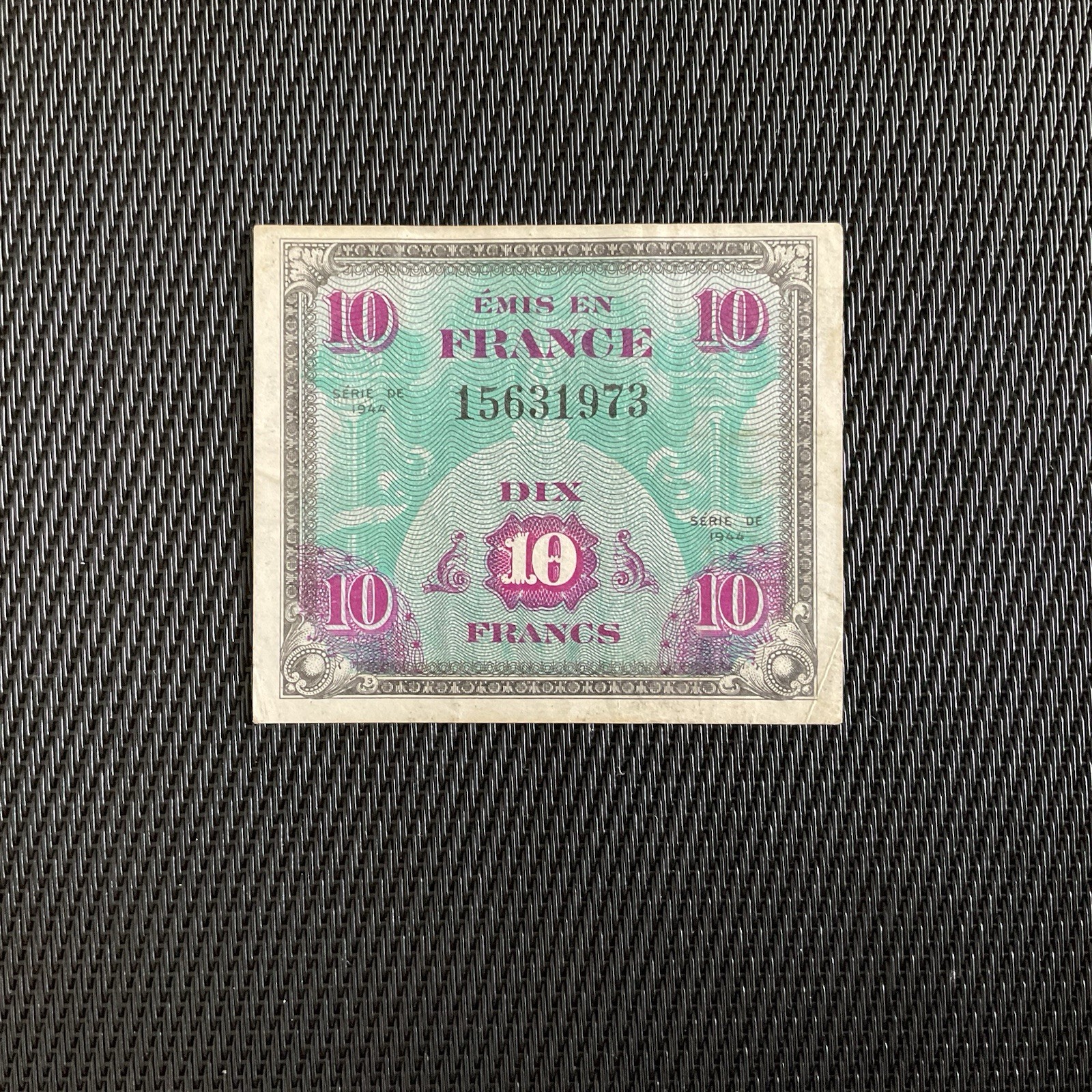 FRANCE: 10 Francs Drapeau 1944, VF18-01, SUP/XF 🇫🇷