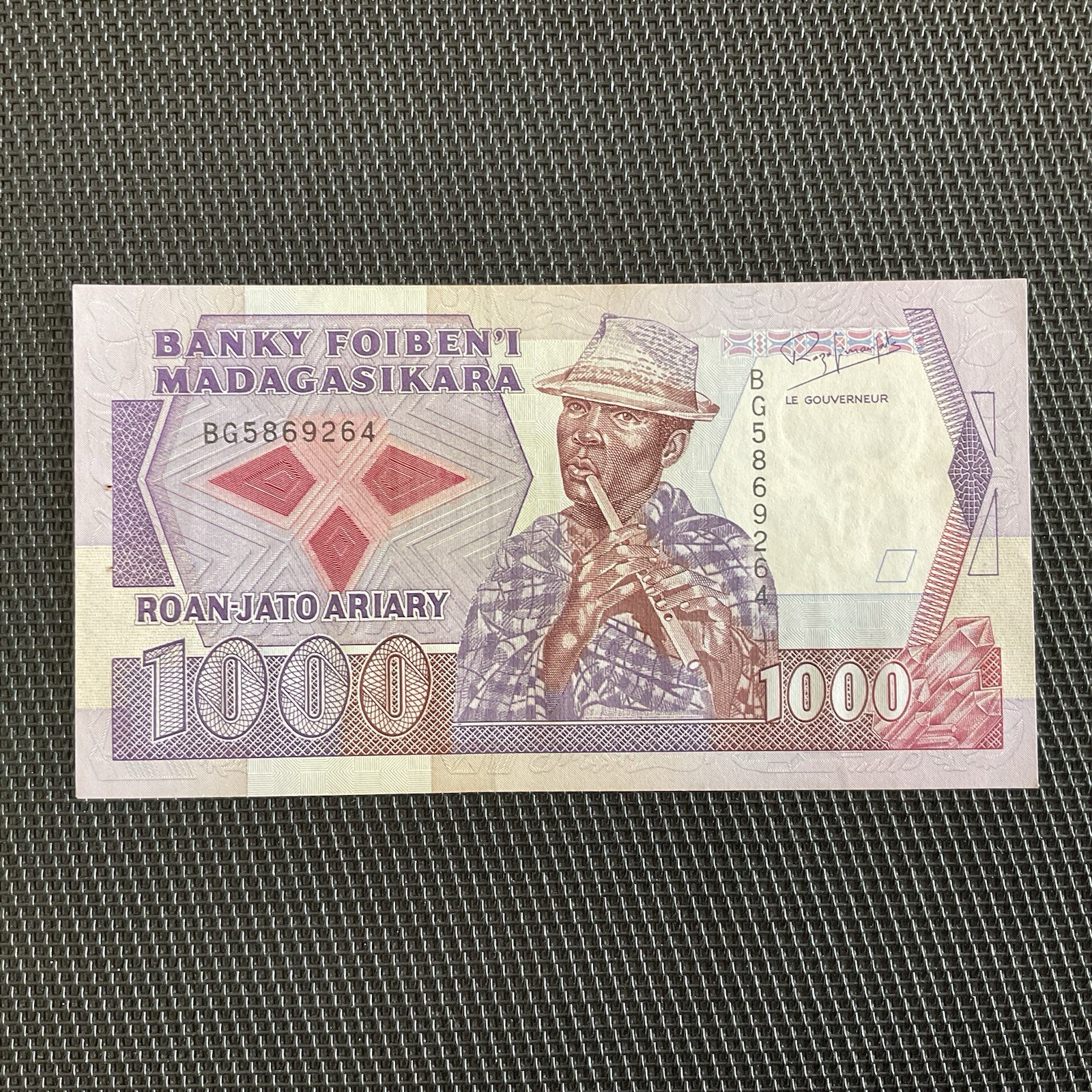 MADAGASCAR: 1000 Francs ND 1988, Pick 72a, SPL/AU 🌐