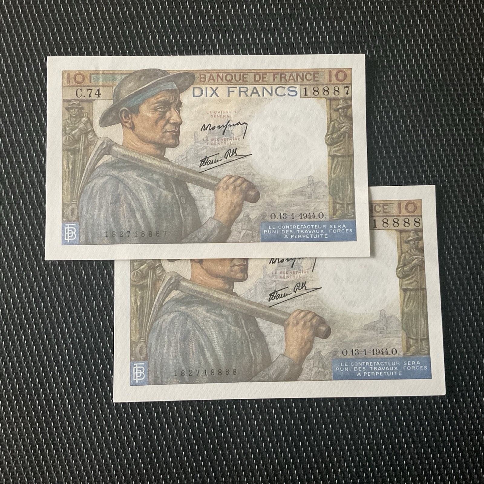 FRANCE: 10 Francs Mineur 13/01/1944, 2 N° consécutifs, F08-10, Pr.NEUFS/AUNC...