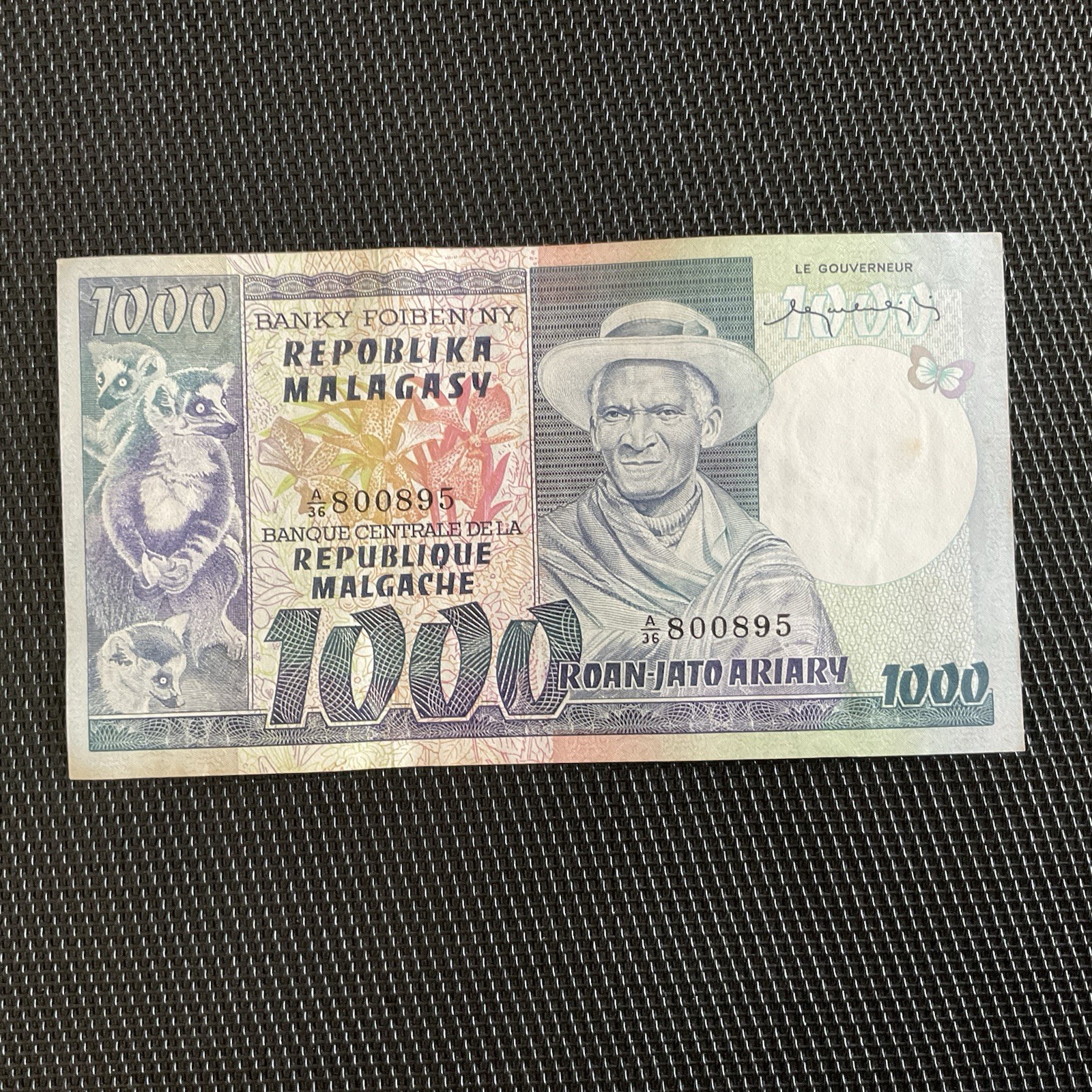 MADAGASCAR: 1000 Francs ND 1974, Pick 65, TTB+/VF+ 💥