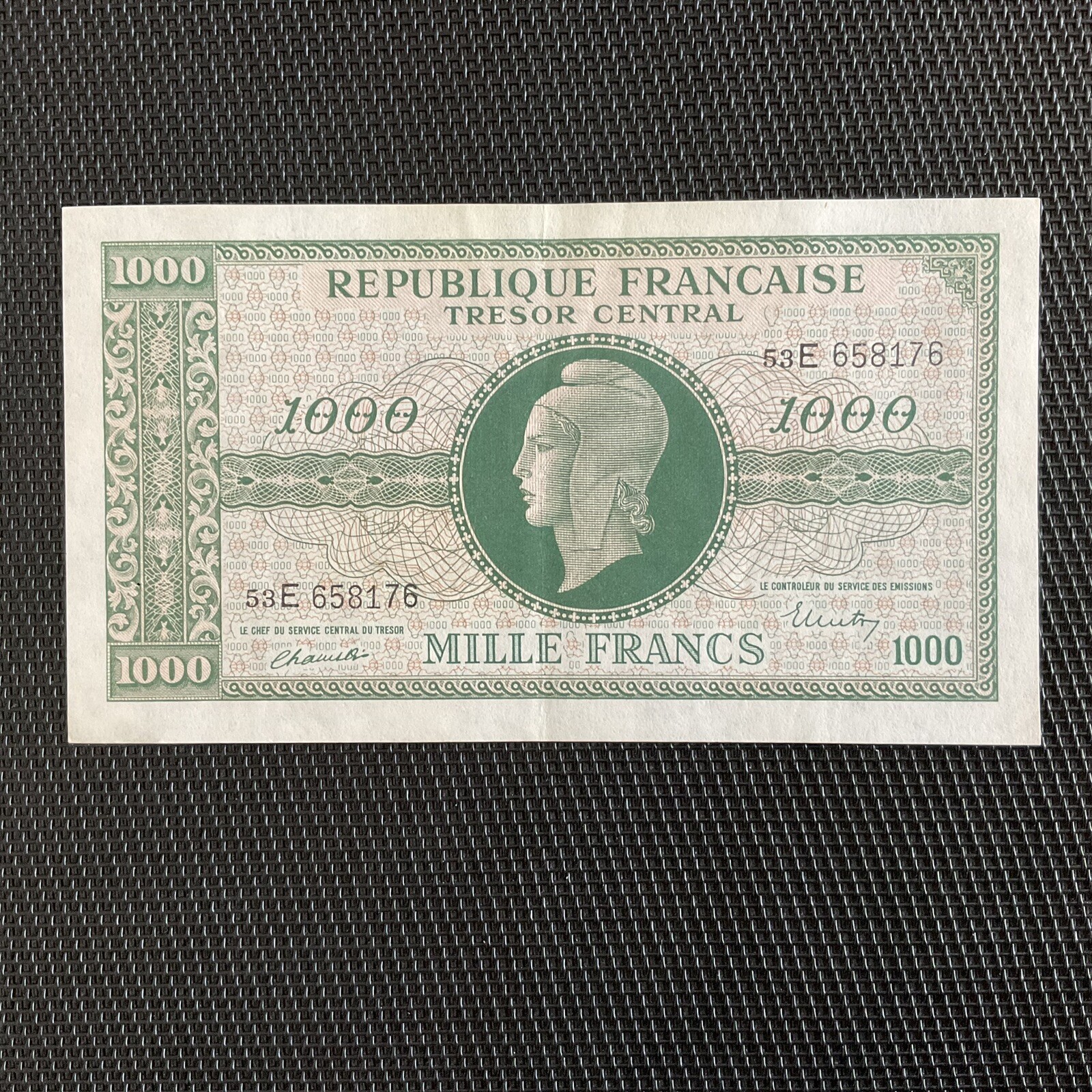 FRANCE: 1000 Francs Trésor Central 1945, Série E, VF13-02, SUP/XF 🇫🇷