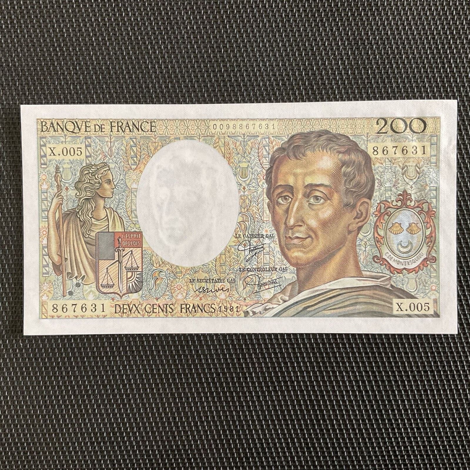 FRANCE: 200 Francs Montesquieu 1981, F70-01, SPL/AU 🇫🇷