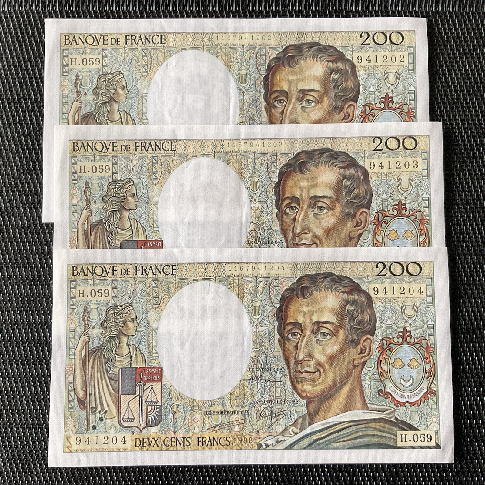 FRANCE: 200 Francs Montesquieu 1988, 3 N° consécutifs, SUP+ à SPL 🇫🇷